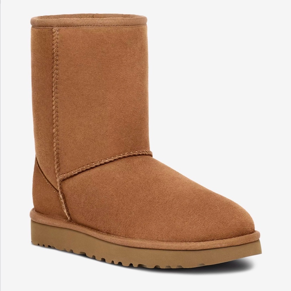 UGG classic short II boot size 8